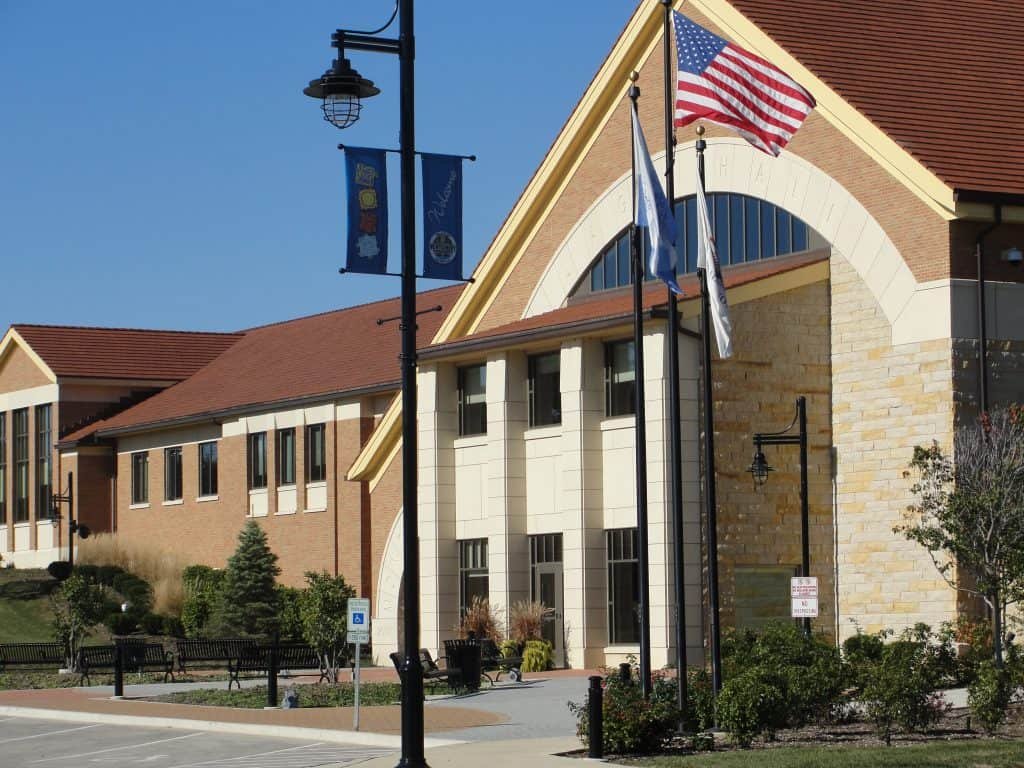 Airport Car Service Chicago O'Hare Bensenville Il | Eminent Limo Airport Car Service Chicago O'Hare To And From Montgomery (Il)