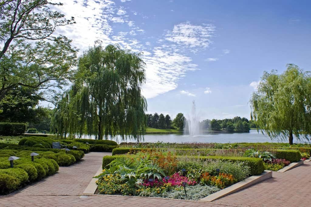 Airport Car Service Chicago O'Hare Geneva Il | Eminent Limo Airport Car Service Chicago O'Hare To And From Wheeling (Il)