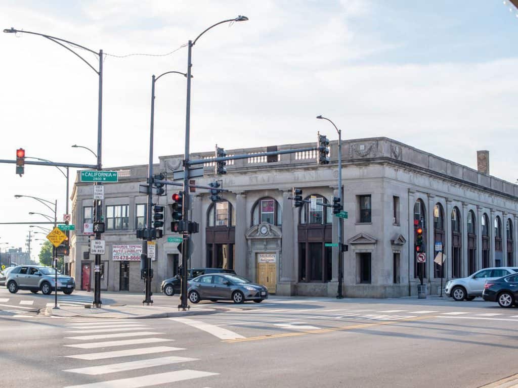 Airport Car Service Chicago O'Hare West Town Il | Eminent Limo Airport Car Service Chicago Ohare To And From Avondale Chicago Illinois